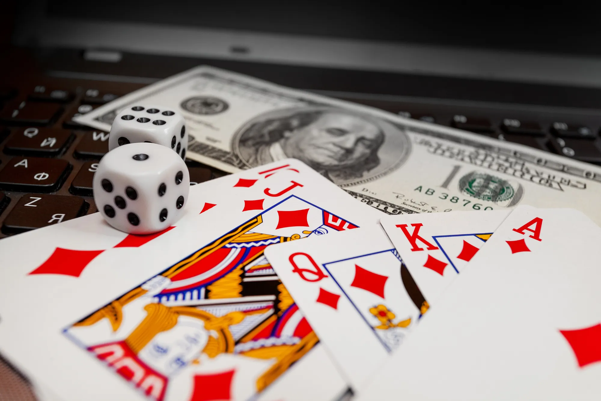 Which UK Online Casinos Offer Tournaments with Cash Prizes
